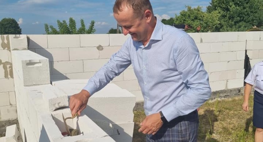Gmina Leśna Podlaska: Kamień węgielny wmurowany. Budynek OSP rośnie w oczach