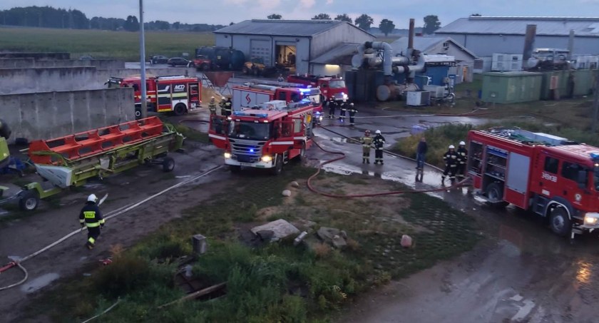 Pożar biogazowni w Zasiadkach - dramatyczna walka strażaków z płomieniami, udało się opanować sytuację