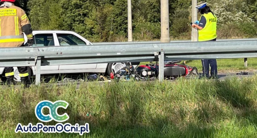 Biała Podlaska: Tragedia na drodze krajowej nr 2. Motocyklista wbił się w ciężarówkę 