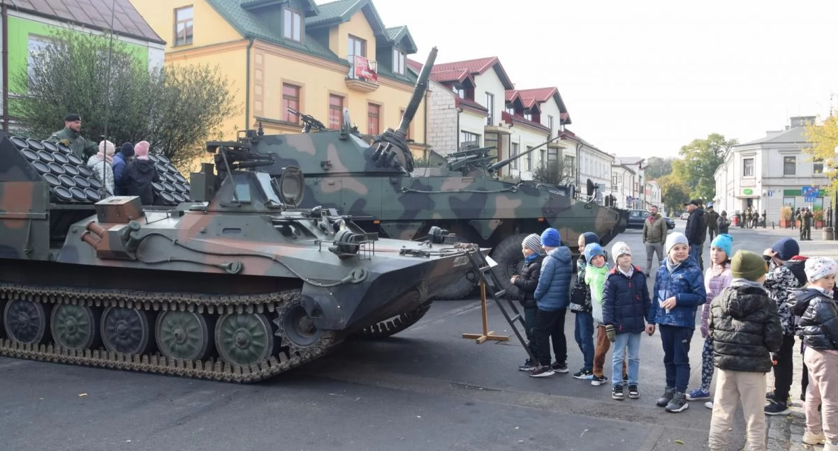 Biała Podlaska: Pokazy sprzętu na Święto Brygady Pancernej. Czołgi śmigłowce i występy artystyczne