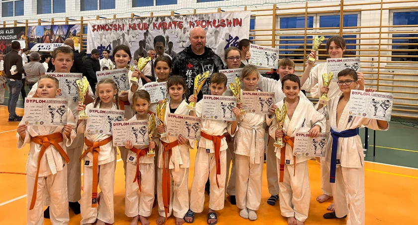 Udane debiuty z SKS Bushido. Puchary dla bialskiej drużyny
