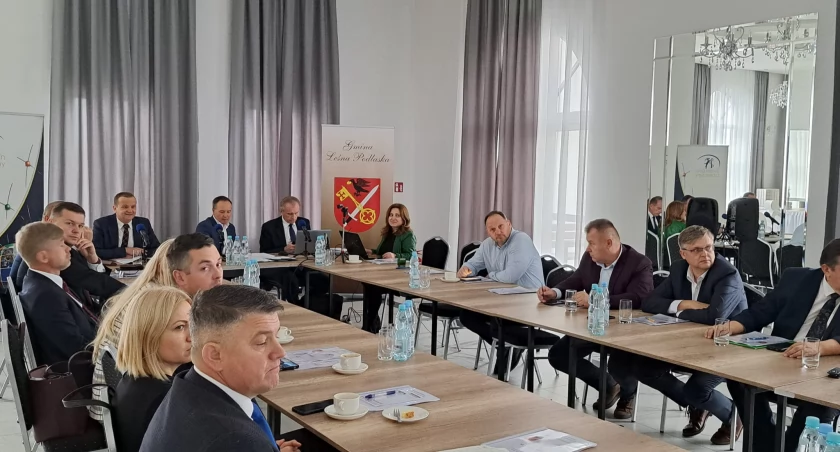 Leśna Podlaska: Samorządowcy z Lubelszczyzny zjechali się w nasz region. Rozmawiali m.in. o oświacie i inwestycjach 