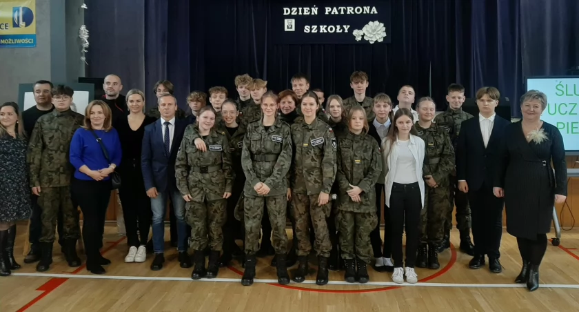 Święto szkoły w LO Wisznice - hołd dla patrona i ślubowanie uczniów