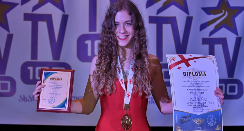 Biała Podlaska: Kinga Linkiewicz zdobyła Grand Prix na Międzynarodowym Festiwalu Wokalnym w Gruzji. Jej talent i wybrane utwory zachwyciły publiczność.