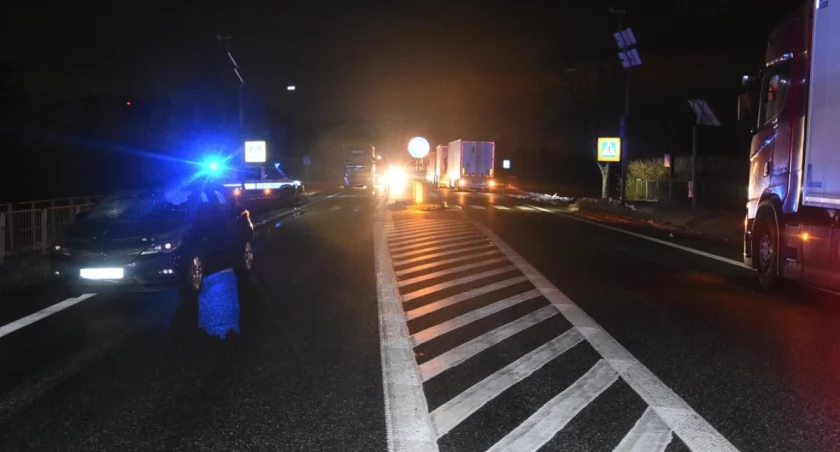Gmina Zalesie: Potrącenie 14-latki na krajowej dwójce. Nastolatka trafiła do szpitala