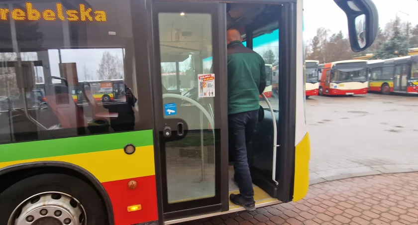 Biała Podlaska:  Kierowca MZK udaremnił jazdę pijanemu kierowcy osobówki