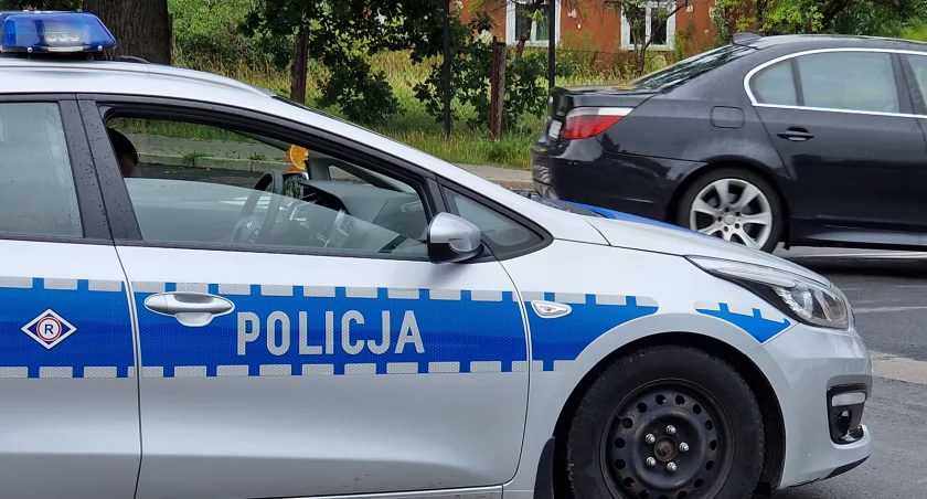 Biała Podlaska: Oszukał podając się za policjanta: 69-latka straciła prawie 100 tys. zł. 