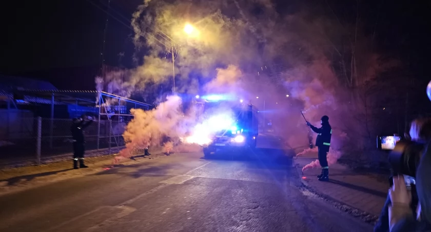 Biała Podlaska: OSP Sidorki z nowym autem. Wprowadzono go do remizy przy ul. Sidorskiej