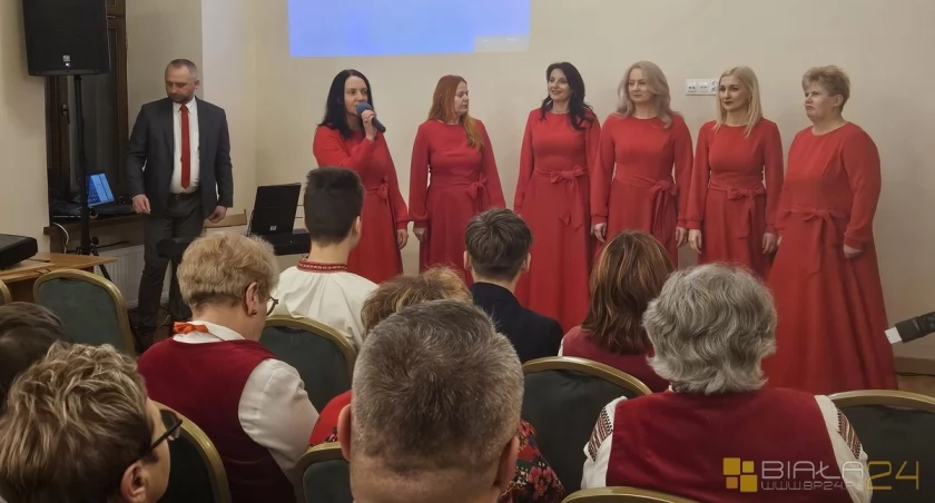 Gmina Biała Podlaska: Kolędowanie na najwyższym poziomie!.Zobacz występy grupy Kalina, Zorza i uczniów ze Szkoły Podstawowej w Grabanowie