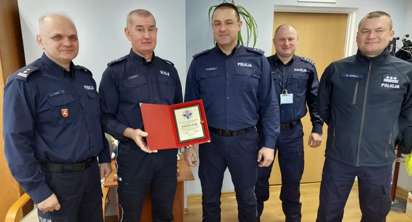 40 lat w mundurze policjanta. Asp. sztab. Waldemar Okseniuk z Terespola obchodzi jubileusz swojej pracy