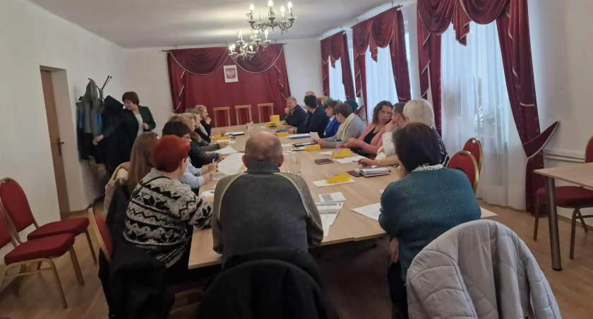 Sołtysi otrzymują telefony. Dołączają do wewnętrznej sieci w gminie Tuczna