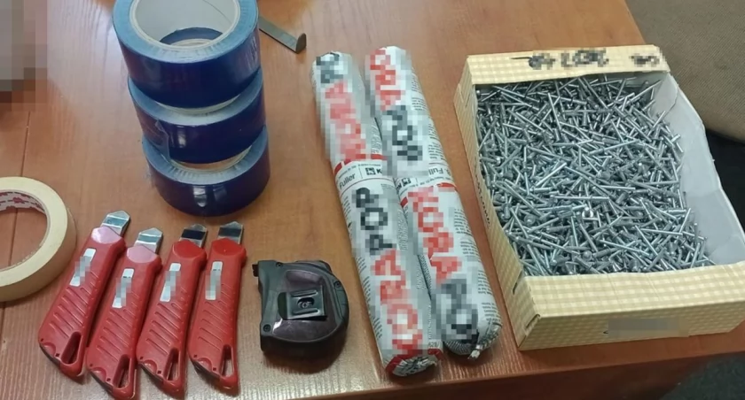 Okradał pracodawcę z Białej Podlaskiej przez cały rok. Kradł kleje, taśmy i inny asortyment