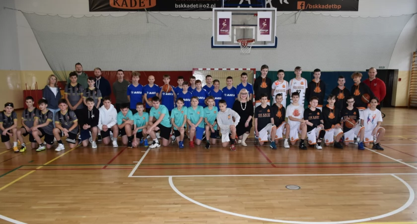 Finał koszykówki chłopców w Białej Podlaskiej: Szkoła Podstawowa nr 9 zwycięzcą. Sprawdź szczegóły i przyjdź na kolejny mecz