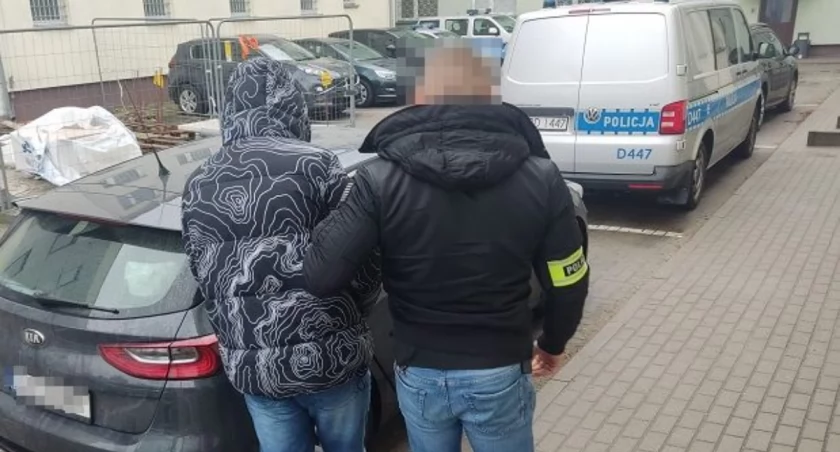 Ukradł telefon współlokatora. Policjanci z Międzyrzeca Podlaskiego złapała go w warmińsko-mazurskim