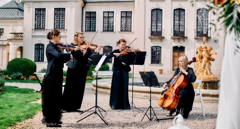 Świętuj Dzień Kobiet w Gminie Rokitno. Koncert Zuzi Janik i Artystek Filharmonii oraz Opery Lubelskiej