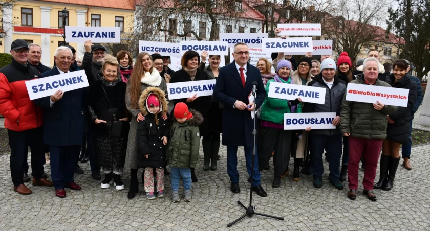 Bogusław Broniewicz ze swoją drużyną w centrum Białej Podlaskiej rozpoczyna kampanię wyborczą