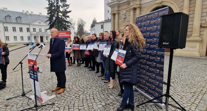 Adam Chodziński odkrywa karty w Białej Podlaskiej. Zobaczcie skład jego drużyny