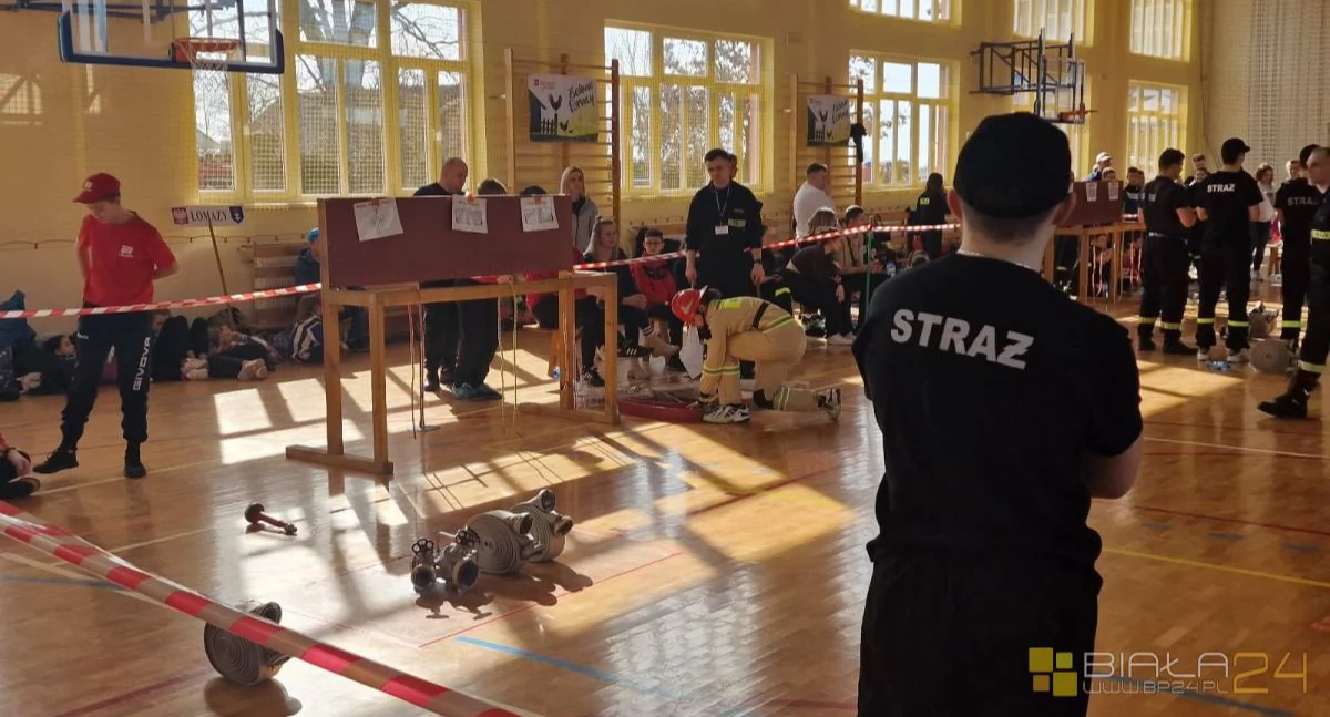 Powiatowe Halowe Zawody Młodzieżowych Drużyn Pożarniczych w Zalesiu. Niezwykłe wydarzenie dla młodych strażaków