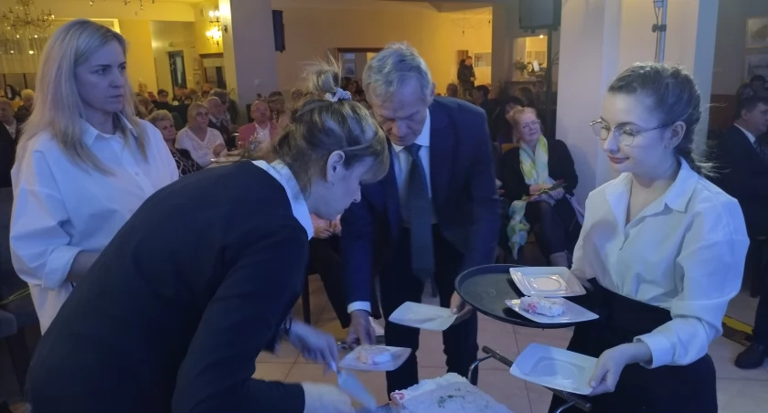 Czerwone róże od burmistrza Terespola oraz koncert z okazji Dnia Kobiet