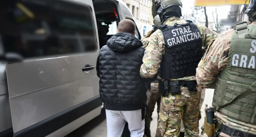Strażnicy graniczni z Białej Podlaskiej zatrzymali obywateli Ukrainy za nielegalną migrację. Grozi im nawet 8 lat więzienia. Sprawa jest rozwojowa
