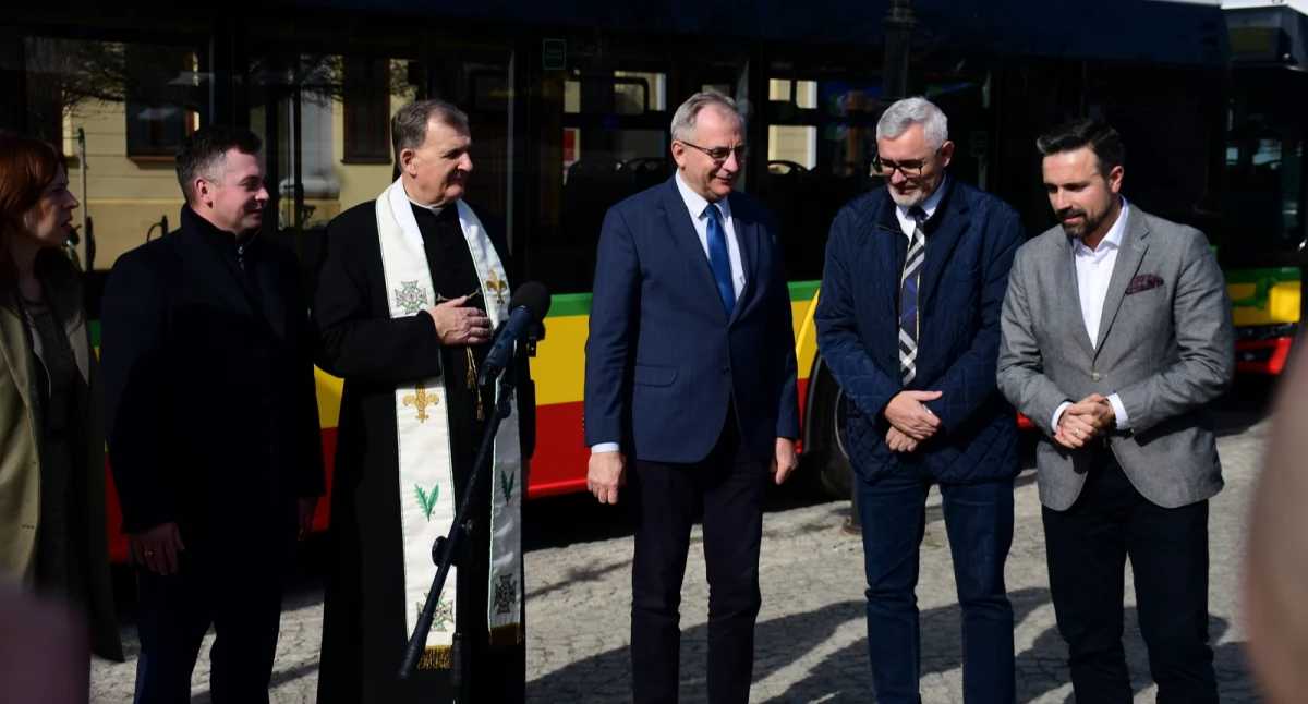 Nowoczesna flota autobusowa w Białej Podlaskiej - inwestycje w komfort i ekologię. Trzy nowe Solarisy z monitoringiem i klimatyzacją. Wkrótce również nowe linie 