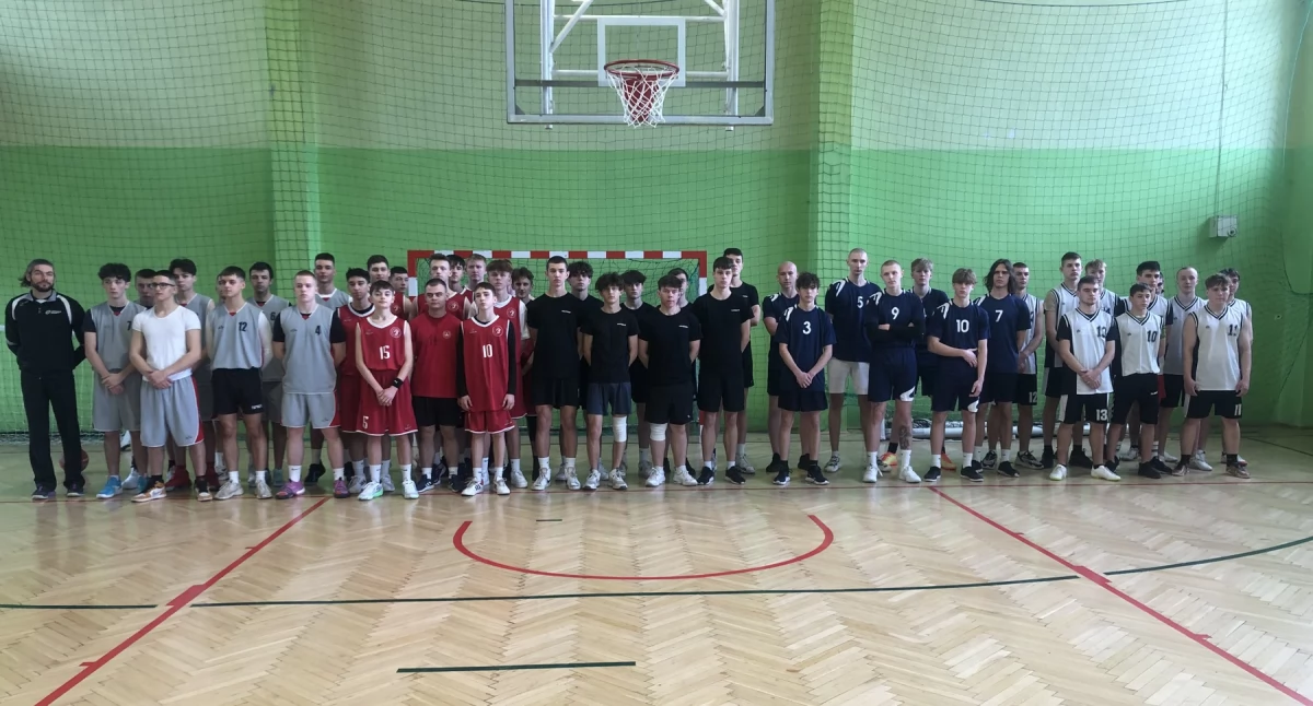 Finał powiatu bialskiego w koszykówce chłopców. Zwycięstwo LO Międzyrzec Podlaski