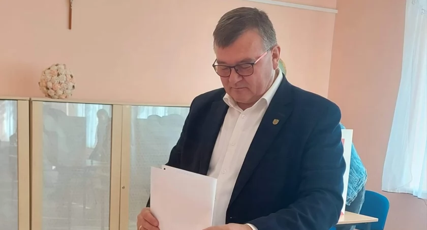 Startował sam. Krzysztof Adamowicz ponownie wójtem gminy Międzyrzec Podlaski 