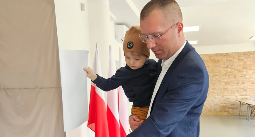 Ponad 90 procent poparcia uzyskał pierwszy burmistrz gminy Piszczac. Kamil Kożuchowski wybrany