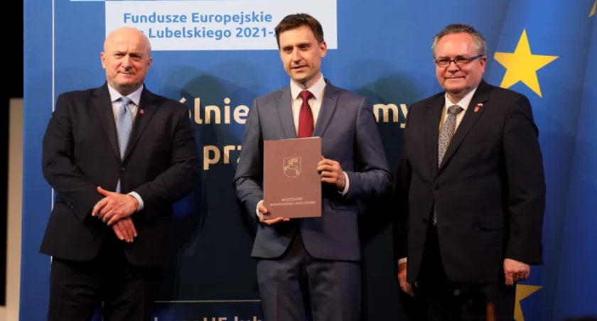 Gmina Łomazy zainwestuje w integracje społeczną i kulturalną. Umowa na środki unijne podpisana