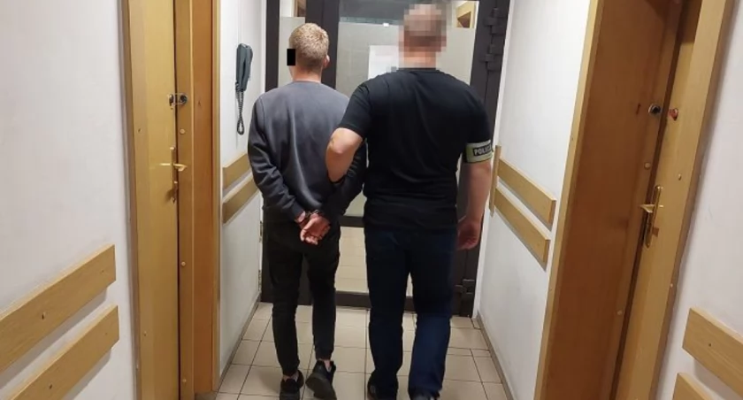 Bialscy mundurowi zatrzymali poszukiwanego uciekiniera po burzliwej interwencji alkoholowej. Grozi im kara do 3 lat więzienia