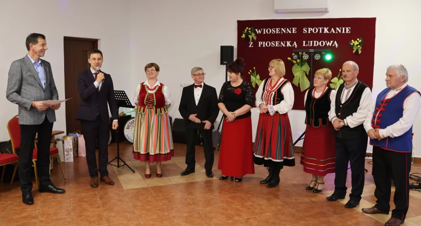 Wiosenne Spotkanie z Piosenką Ludową w gminie Łomazy. Pełne Tradycji i Radości wydarzenie