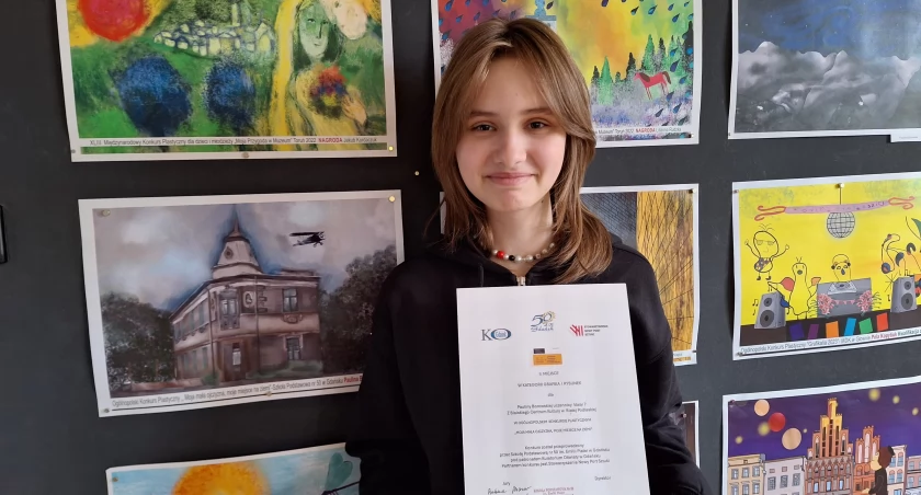 Paulina Borowska zdobyła nagrodę w konkursie plastycznym. Zobacz jej wyjątkową pracę przedstawiającą bialską kamieniczkę Pod Wieszczami