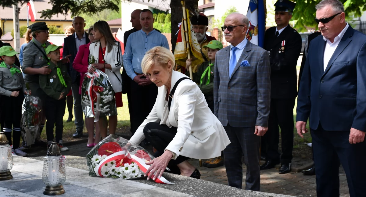 Obchody rocznicy Konstytucji 3 Maja w Konstantynowie: Msza, montaż słowno-muzyczny i składanie kwiatów pod pomnikami