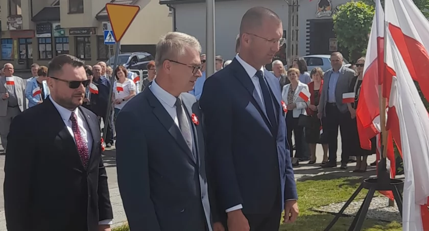 Uroczyste obchody 233. Rocznicy Konstytucji 3 Maja w Piszczacu. Msza i złożenie kwiatów