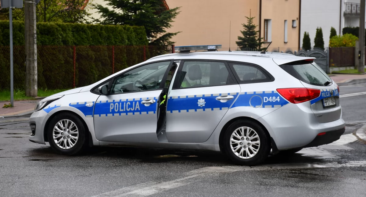Przekroczył prędkość dostawczakiem w Werchilsiu. Miał zakaz kierowania i był poszukiwany