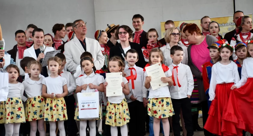 Wyjątkowe występy w VIII Konkursie Tańców Narodowych Polonez 2024 w Białej Podlaskiej
