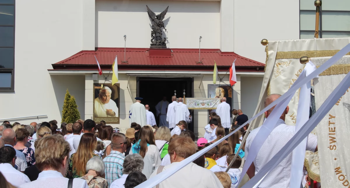 Uroczysta Procesja Bożego Ciała w parafii św. Michała Archanioła w Białej Podlaskiej - zobacz zdjęcia!