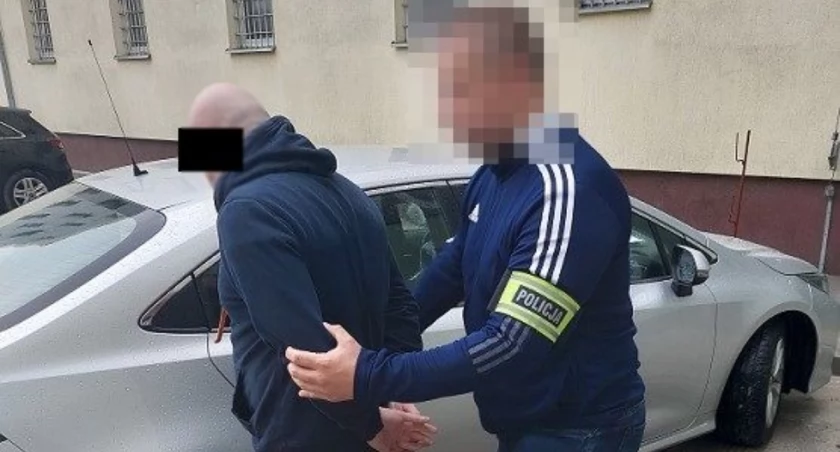 Policja zatrzymała 60-latka z ogromną ilością środków odurzających i substancji psychotropowych. Szokujące szczegóły akcji
