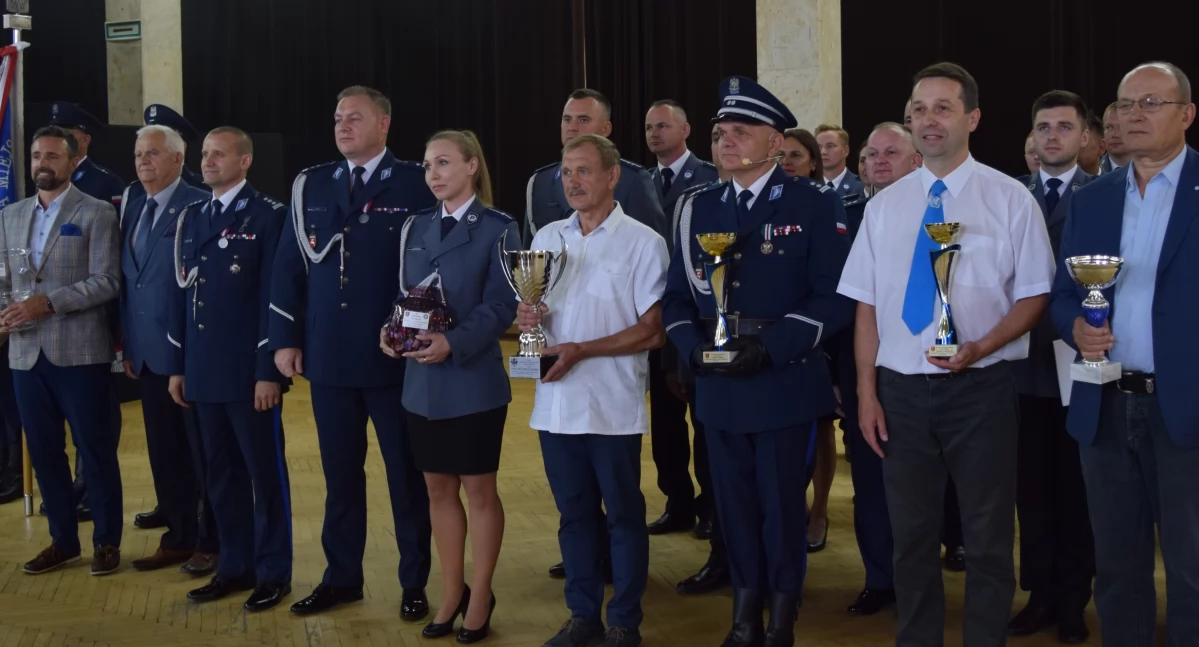 105 rocznica powstania policji: uroczyste obchody w Starostwie Powiatowym w Białej Podlaskiej. Łącznie awansowało 77 policjantów