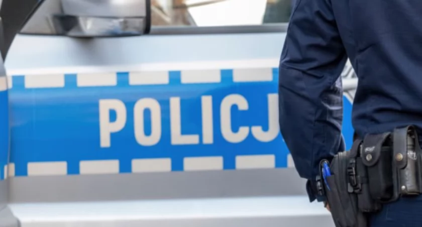 Nagła interwencja: Policjant ratuje mężczyznę w mieszkaniu