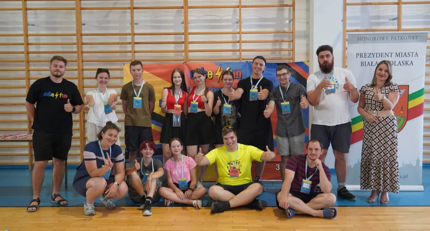 Zakończenie zawodów w speedcubingu: pasjonaci kostki Rubika w akcji