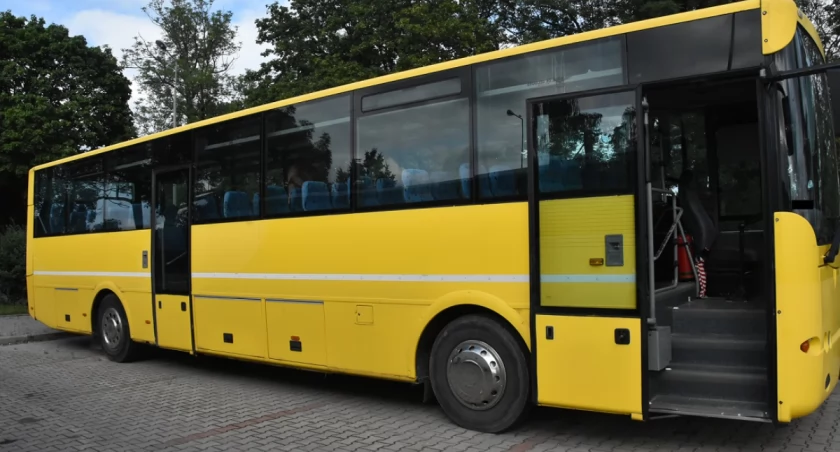 38-latek włamał się do autobusu i ukradł apteczkę by później zostawić ją w centrum miasta