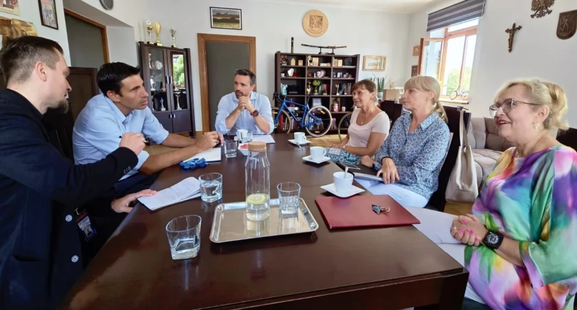 Współpraca na Rzecz Uchodźców: Spotkanie Michała Litwiniuka z Przedstawicielami UNHCR