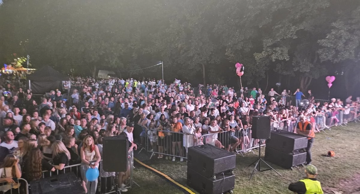 Park Platerów w Konstantynowie tętnił życiem: Relacja z Podwieczorku pełnego muzycznych gwiazd i rodzinnych atrakcji