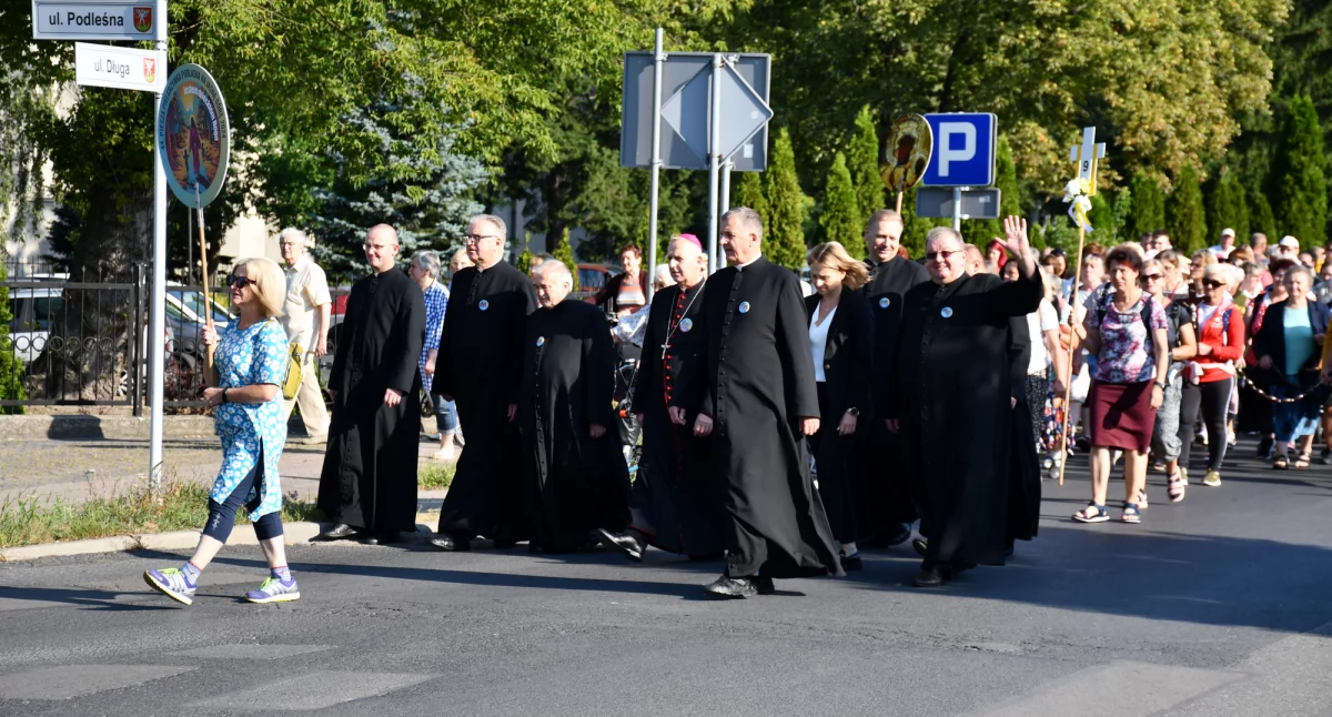 Z Białej Podlaskiej na Jasną Górę: Dwutygodniowa pielgrzymka wiary i nadziei