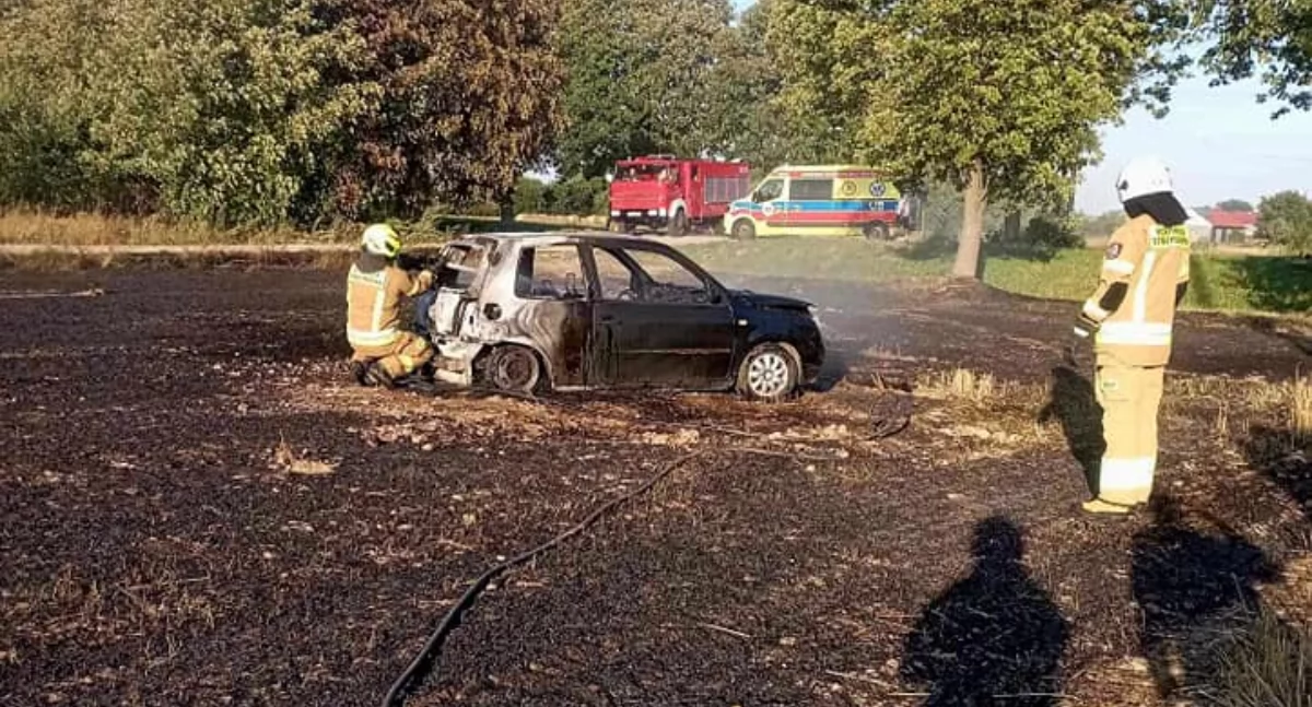 Gorący silnik, płonące pole w Horodyszczu: Kierowca VW Polo o włos od tragedii