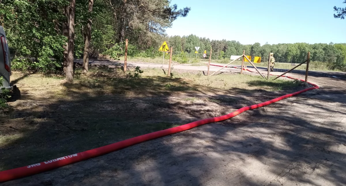Trwają prace na drodze powiatowej nr 1056L. Droga będzie zamknięta przez najbliższe trzy tygodnie- Gmina Tuczna apeluje o ostrożność
