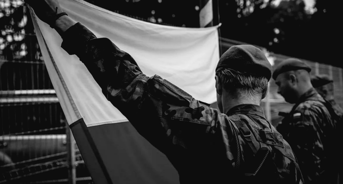 Żałoba w szeregach wojska: 27-letni żołnierz z 18. Batalionu Rozpoznawczego z Białej Podlaskiej nie żyje po utonięciu w Wicku Morskim