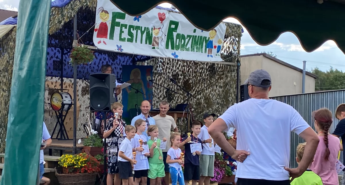 Niezwykły 4. Festyn Rodzinny w Terebeli: Występy, Zabawy i Emocjonujący Turniej Piłki Siatkowej 