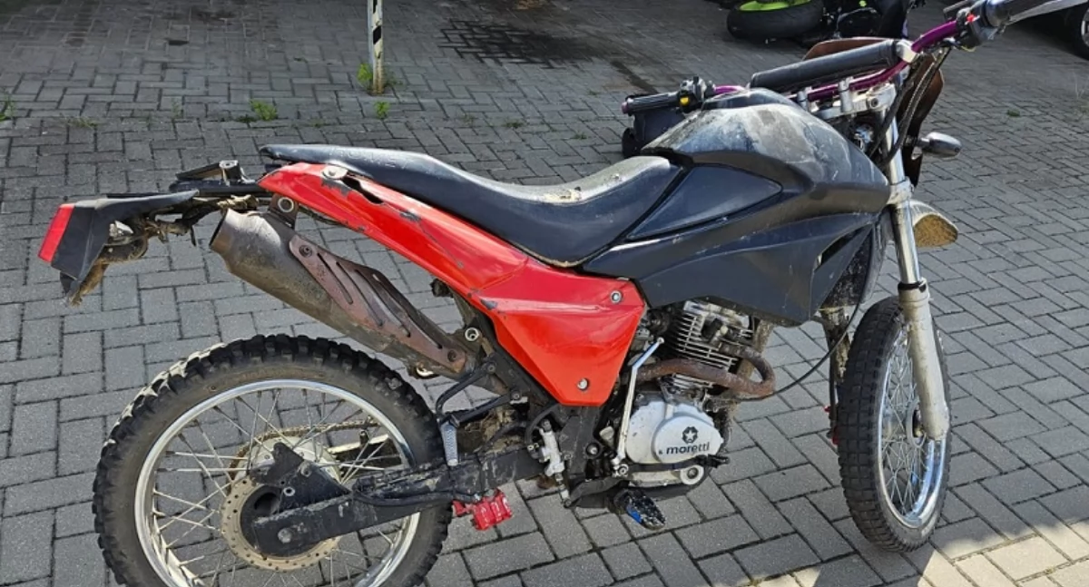 Niebezpieczna próba ucieczki młodego motorowerzysty w Białej Podlaskiej: Nietrzeźwy 18-latek uciekł przed policją, teraz grozi mu do 5 lat więzienia